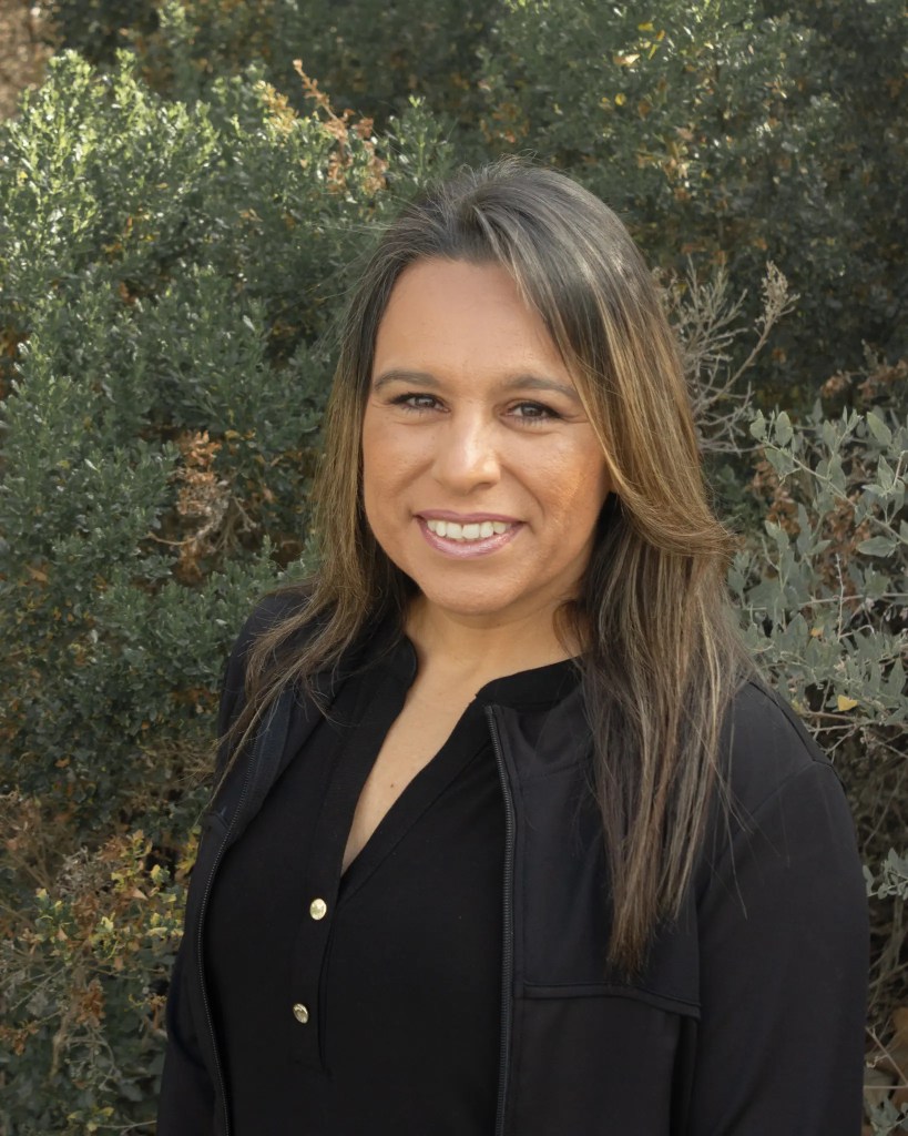 Alma, Front Office Receptionist